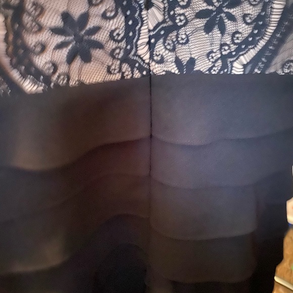 Jessica Howard lace dress black at the bottom size 6P - Picture 3 of 9